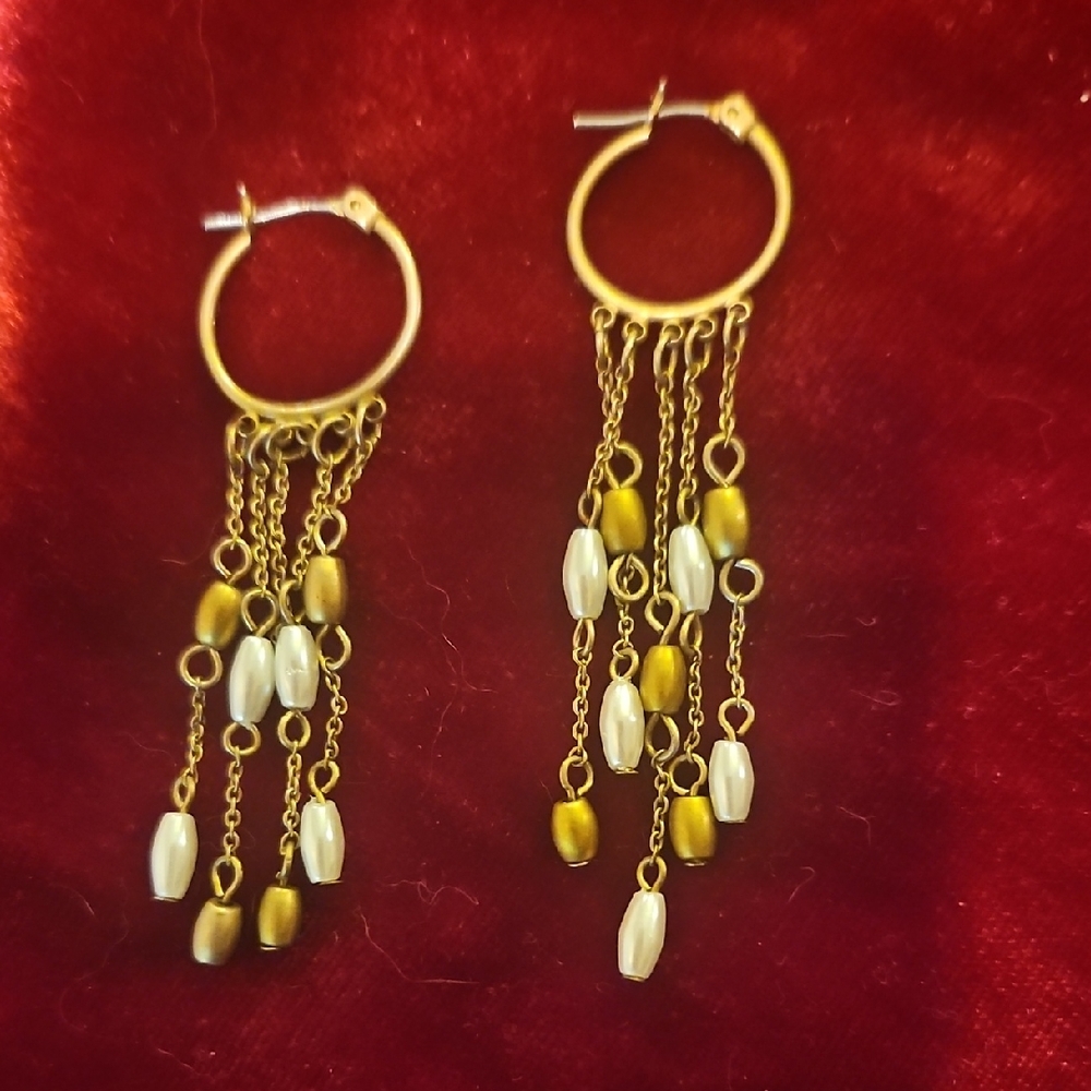 Elegant Gold and Pearl Dangle Earrings